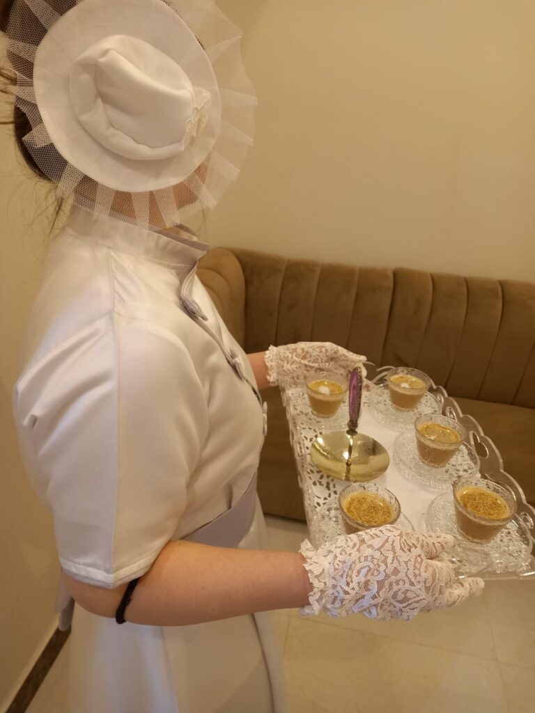 خدمة ضيافة نسائية بالكويت