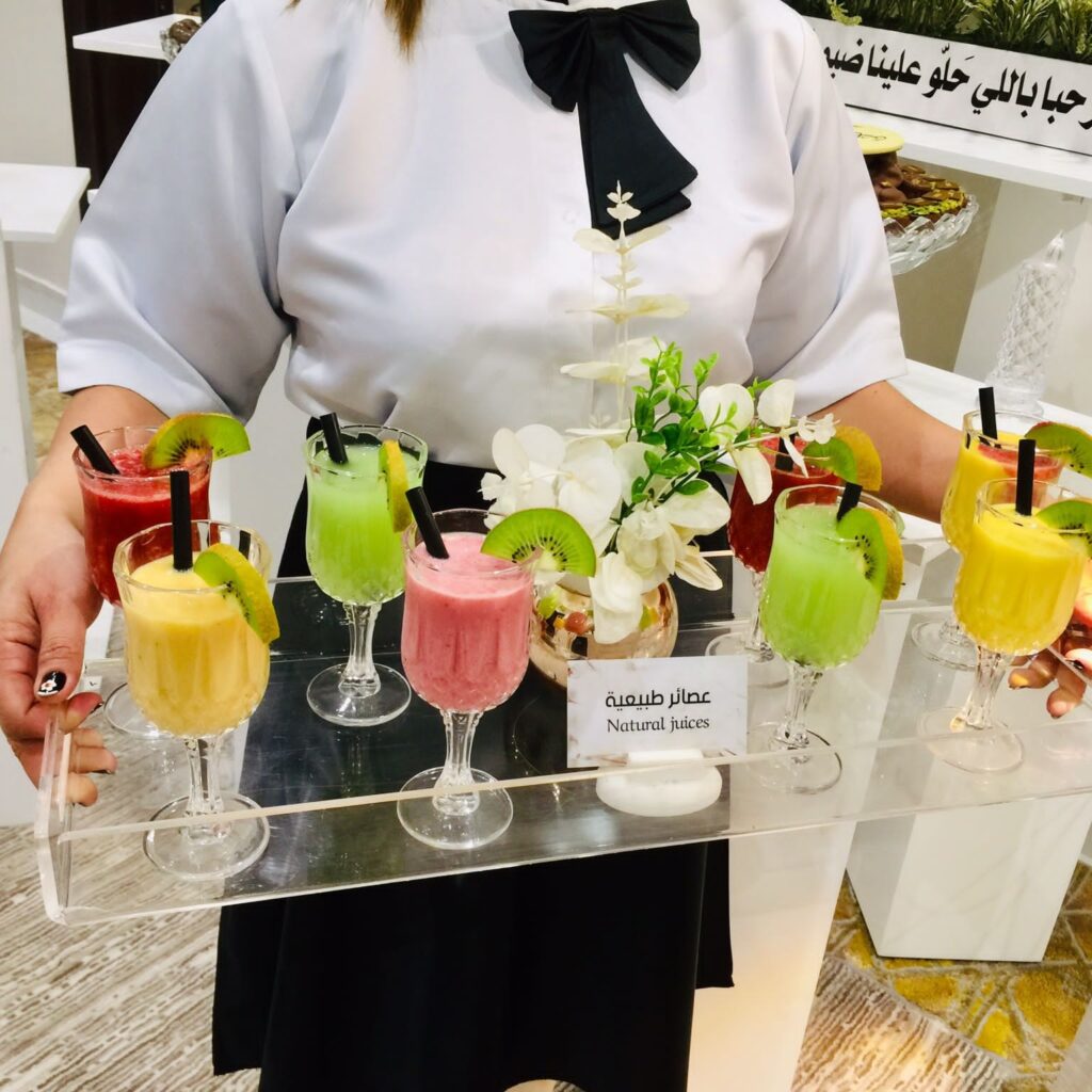 تنظيم حفلة عيد ميلاد في الكويت مع ديكور بالونات وتنسيق كامل